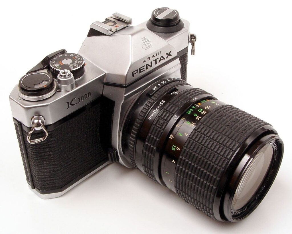 mejores cámaras analógicas réflex - FM2, Minolta Olympus OM-1, Pentax K1000, Canon AE-1