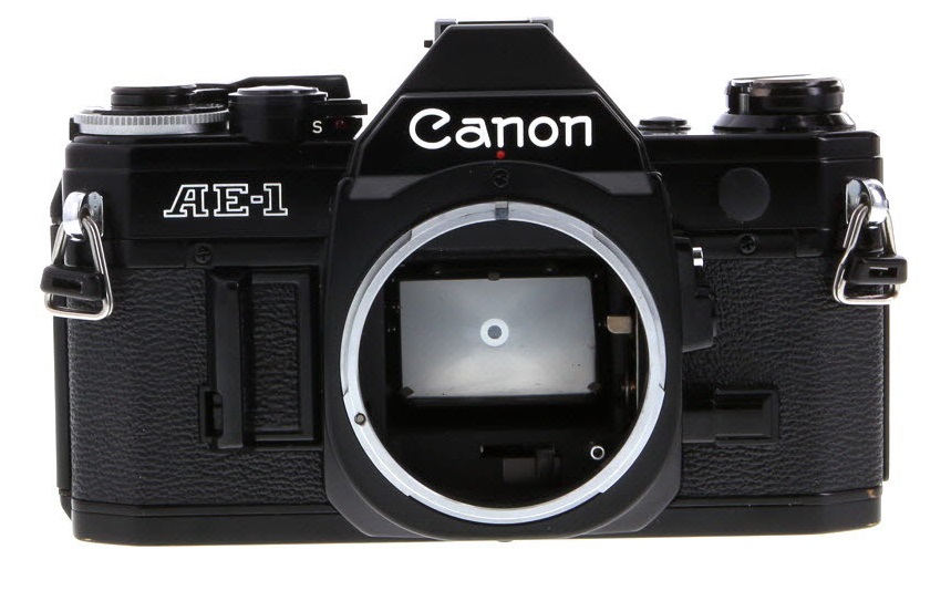 Canon AE1, en color negro